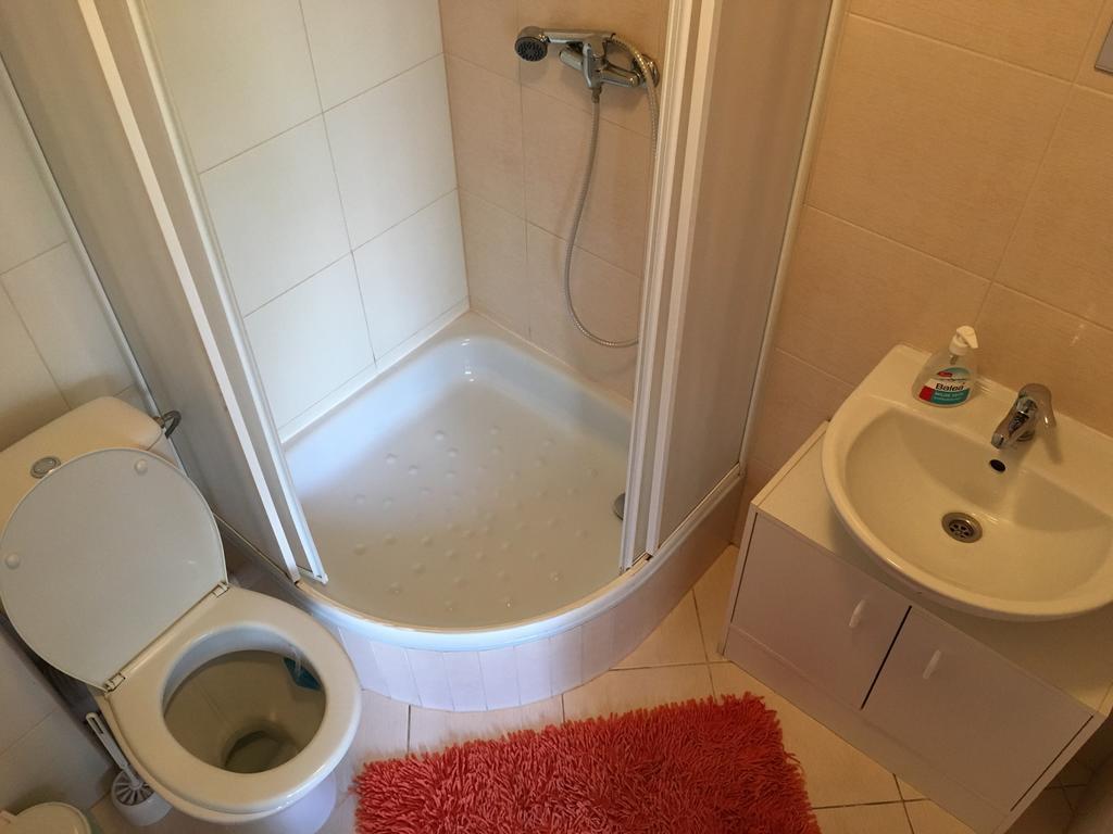 Apartmanovy Dom Kraliky Bagian luar foto